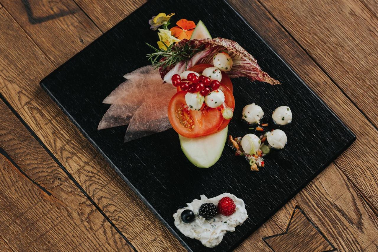 Ortner'S Resort Bad Füssing Εξωτερικό φωτογραφία A plate of cured and smoked reindeer