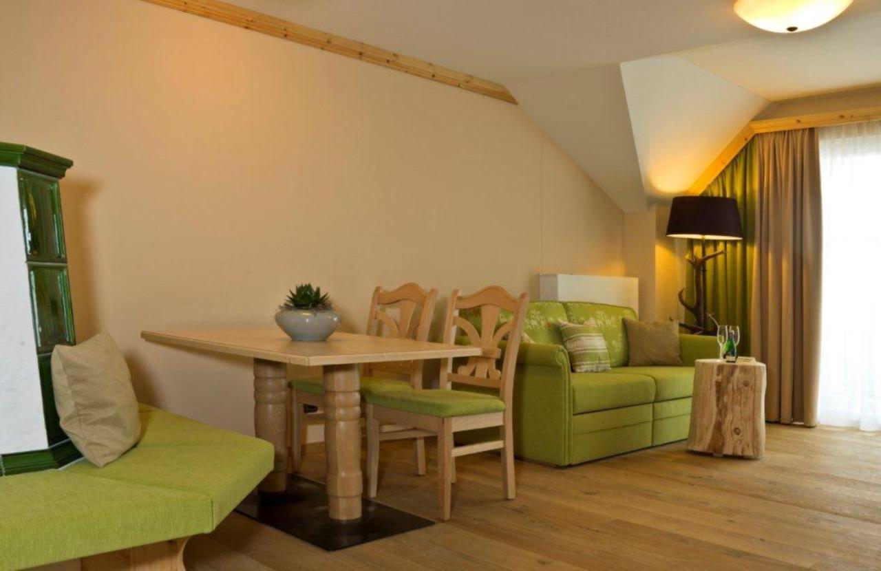 Ortner'S Resort Bad Füssing Εξωτερικό φωτογραφία A living room